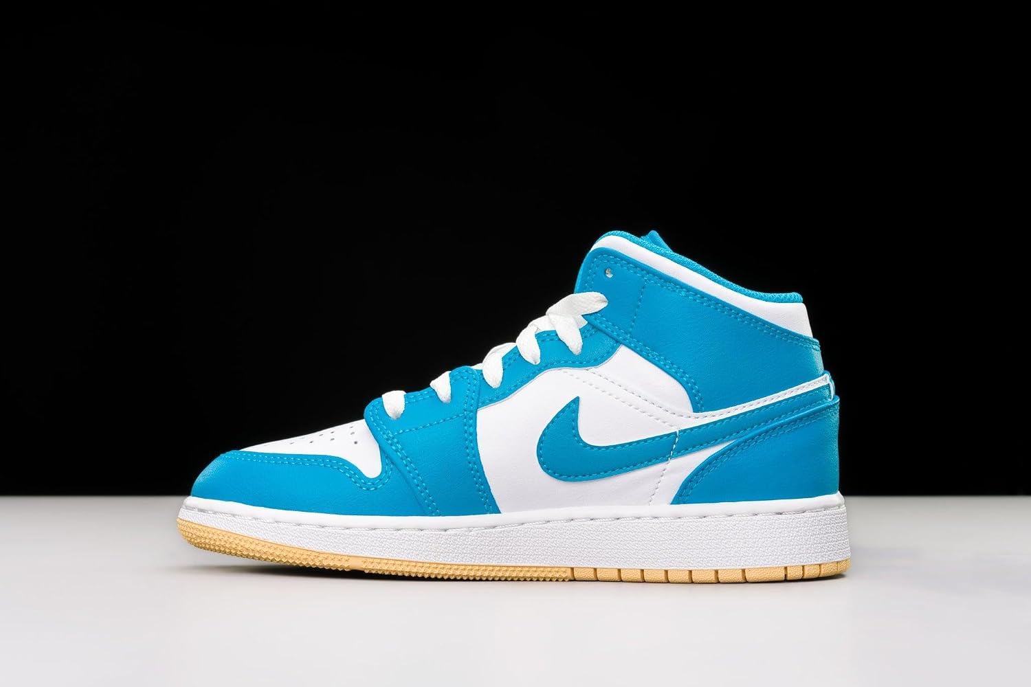 Nike Men's Air Jordan 1 Mid Basketball Shoes