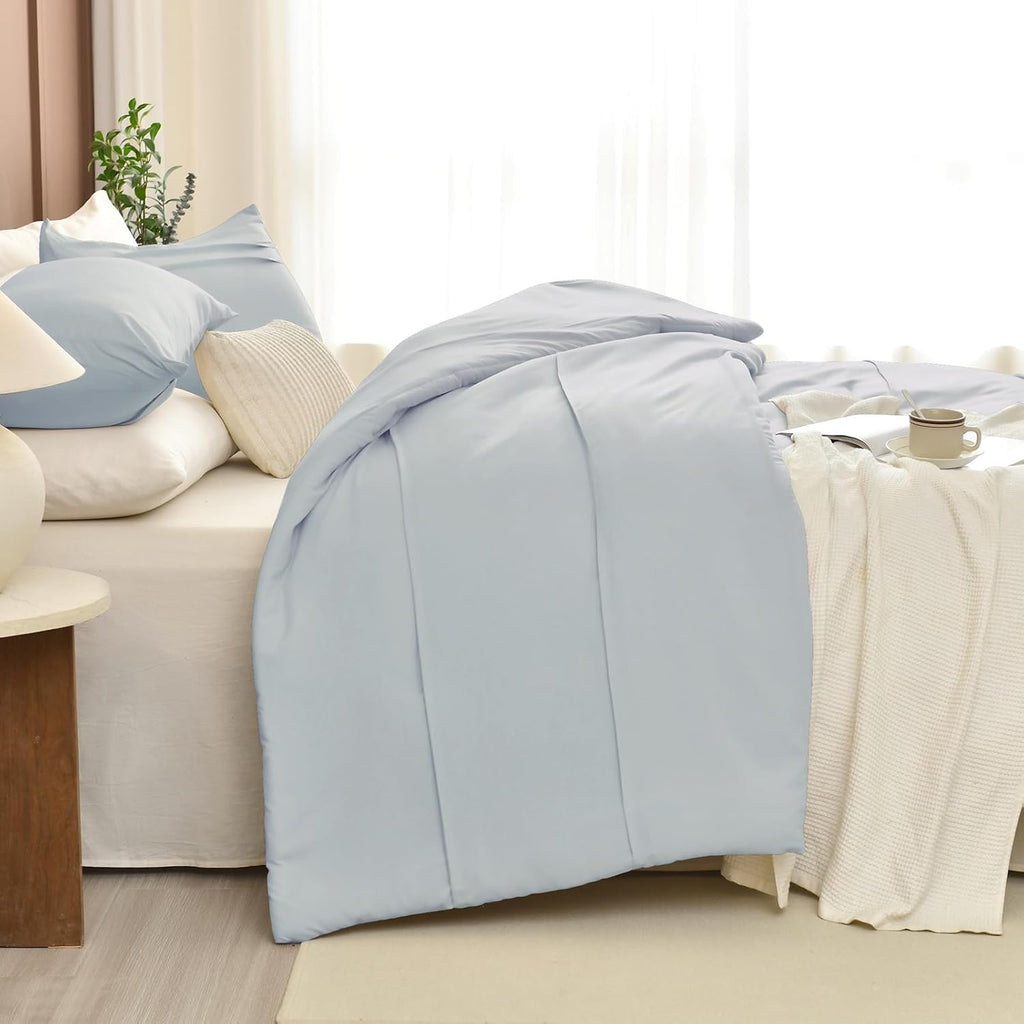 Masaca Oversized King Comforter 128x120,3 Pieces Pinch Pleated Light Blue Comforter Set Lightweight Modern Style Farmhouse Extra Large King Size Bedding for All Season