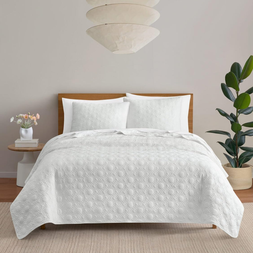 UGG King Quilt Set with Sun Embroidery- 3 Piece King Bedding Set with 1 Quilt and 2 Matching Shams, Soft Lightweight Bedroom Decor & Luxury Bed Spread, White Snow (Devon)