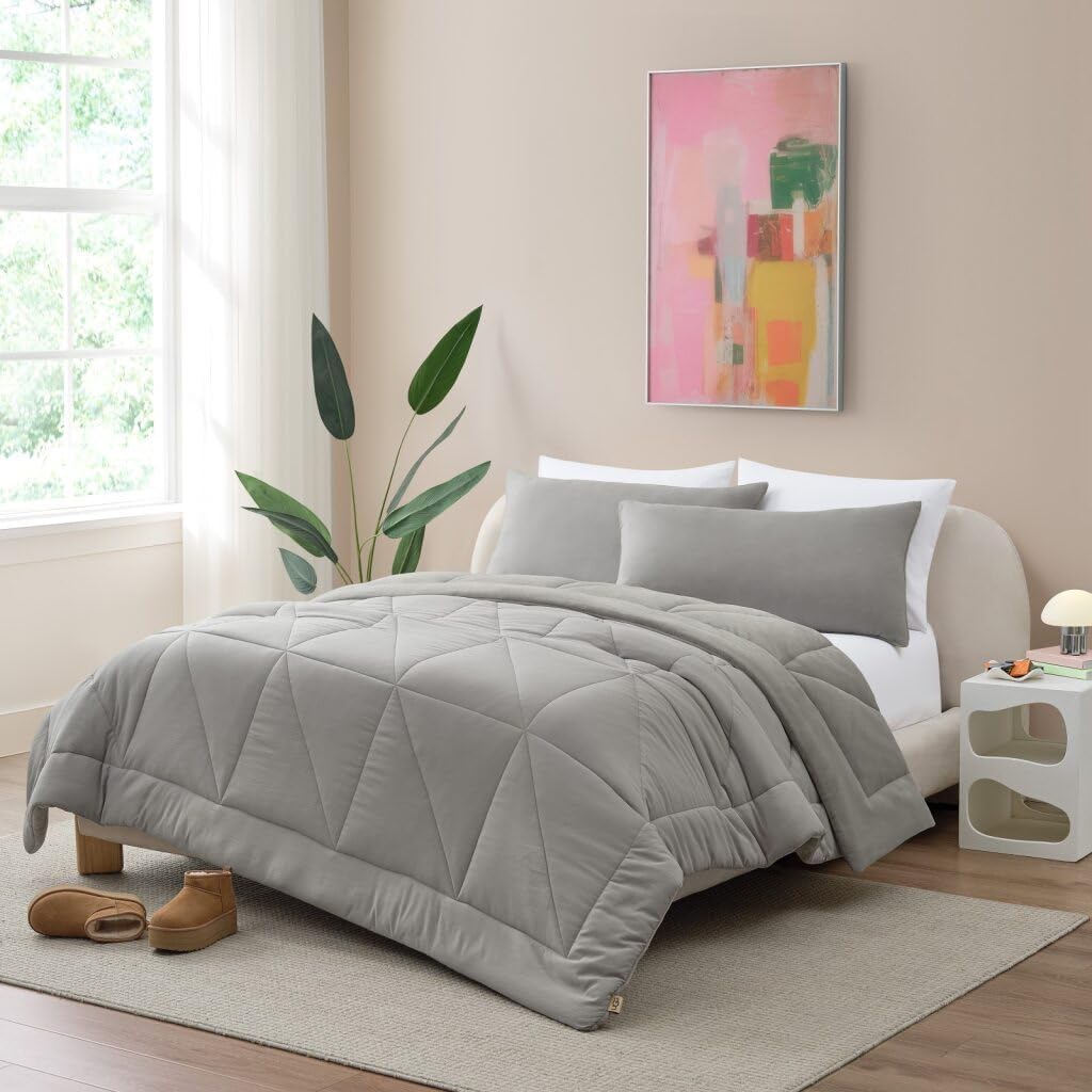 UGG King Comforter Set – 3 Piece Luxury Reversible Plush King Size Comforter Set with Down Alternative Fill, Soft Bedding Set with 2 Pillow Shams for Home & Bedroom Decor, Seal Gray (Corey)
