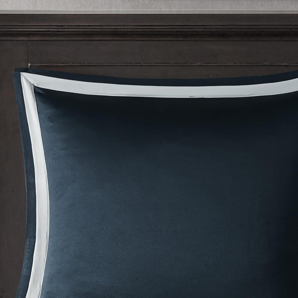 Madison Park Odette Cozy Comforter Set Jacquard Damask Medallion Design - Modern All Season, Down Alternative Bedding, Shams, Decorative Pillows, King(104 in x 92 in), Navy 8 Piece