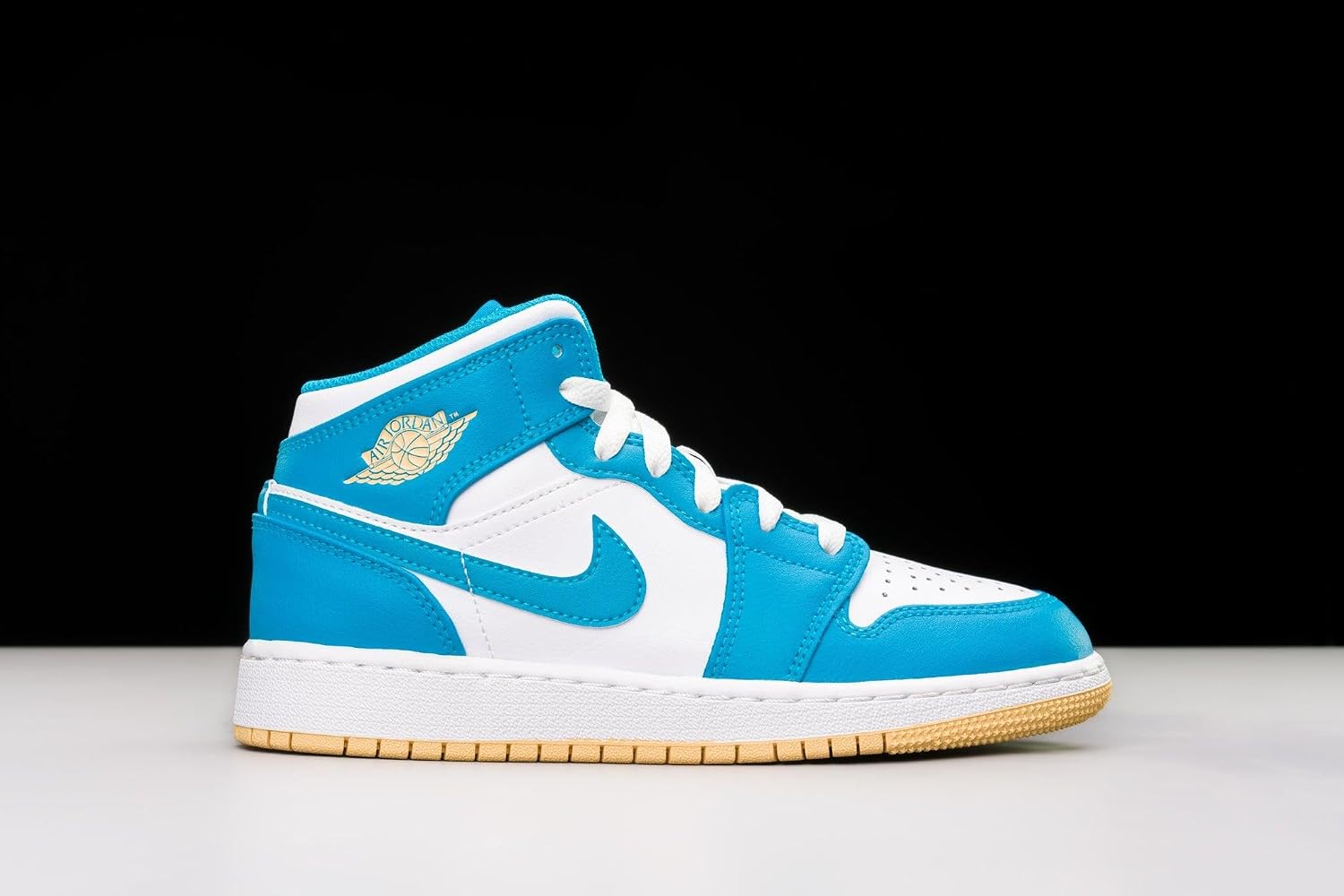 Nike Men's Air Jordan 1 Mid Basketball Shoes