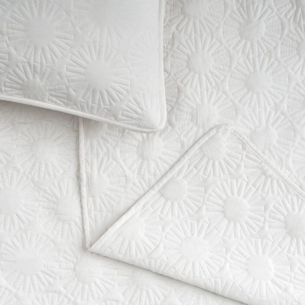 UGG Full/Queen Quilt Set with Sun Embroidery- 3 Piece Queen Bedding Set with 1 Quilt and 2 Matching Shams, Soft Lightweight Bedroom Decor & Luxury Bed Spread, White Snow (Devon)