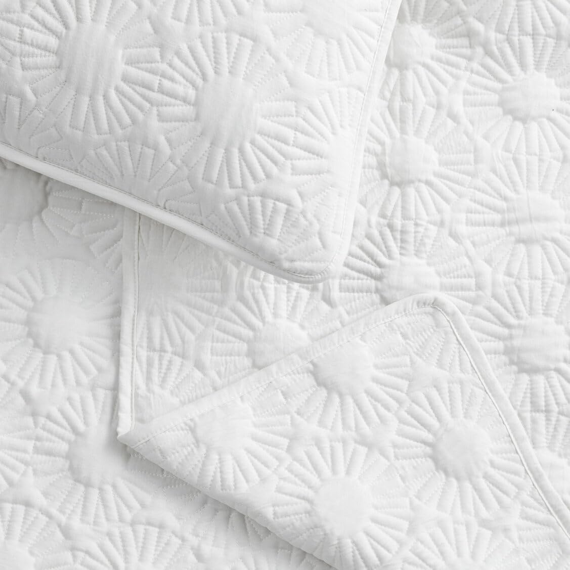 UGG King Quilt Set with Sun Embroidery- 3 Piece King Bedding Set with 1 Quilt and 2 Matching Shams, Soft Lightweight Bedroom Decor & Luxury Bed Spread, White Snow (Devon)