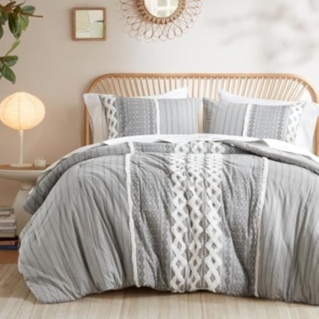INK+IVY King Comforter Set, Boho Comforters, Breathable Cotton Bed Set, All Season Modern Chenille Tufted Comforter with Farmhouse Bedding Flare, Gifts for Woman, Gray 3 Piece