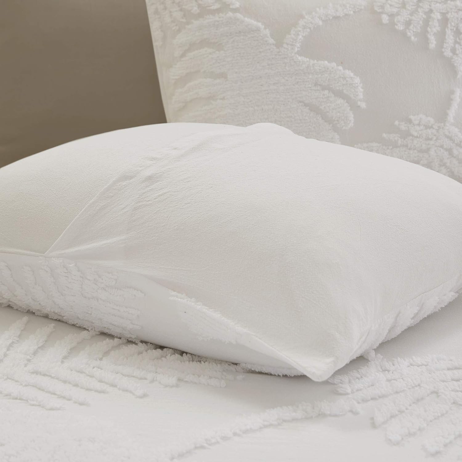 Madison Park Tufted Chenille Cotton Comforter, All Season Bedding Set, Matching Shams, Bahari, Coastal Palm Leaf Off White King/Cal King(104'x92') 3 Piece