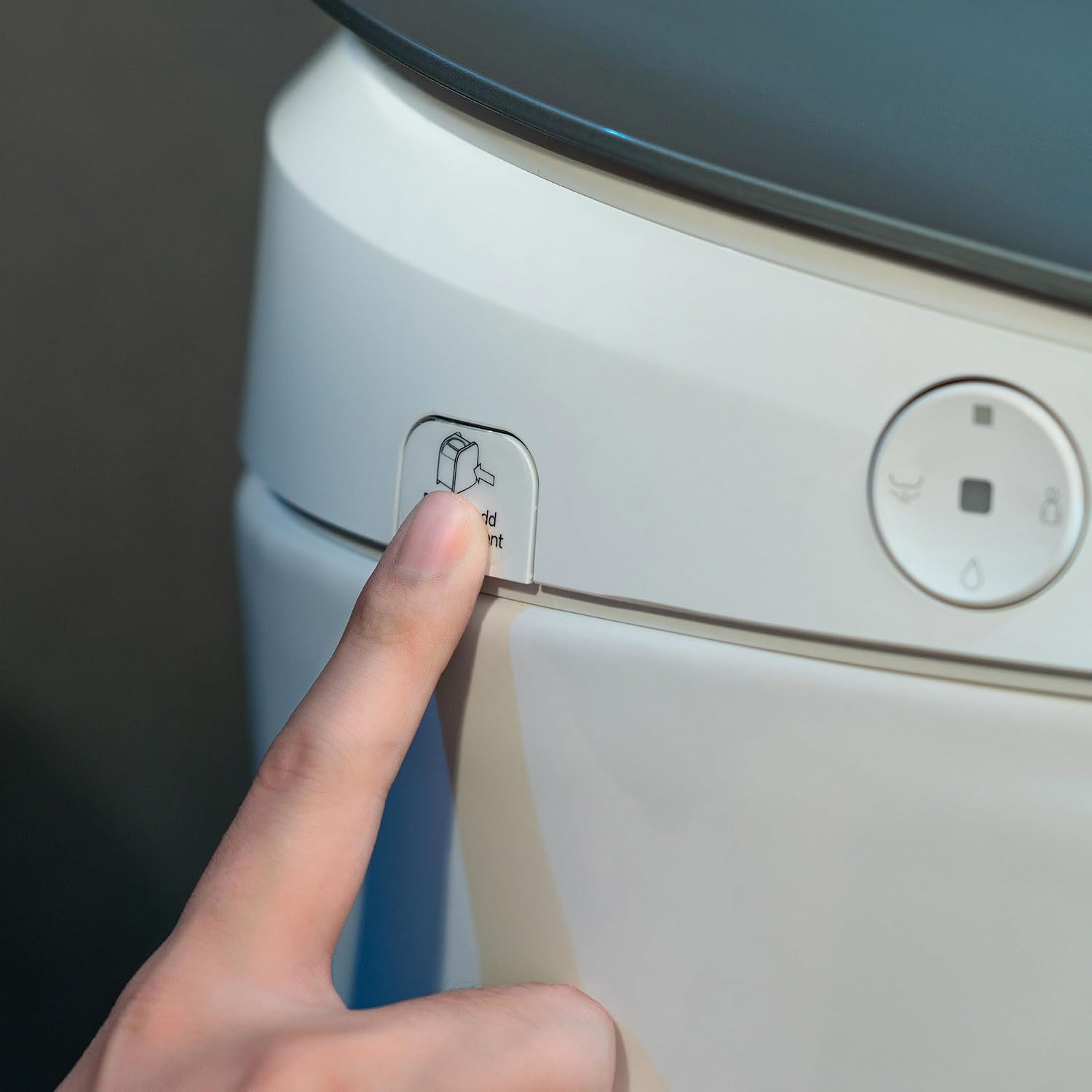 WOODBRIDGE Smart Toilet, Auto Open & Close, Auto Flush, Foot Sensor, Cleaning Foam Dispenser, Heated Seat and Chair Height Design, EBT230