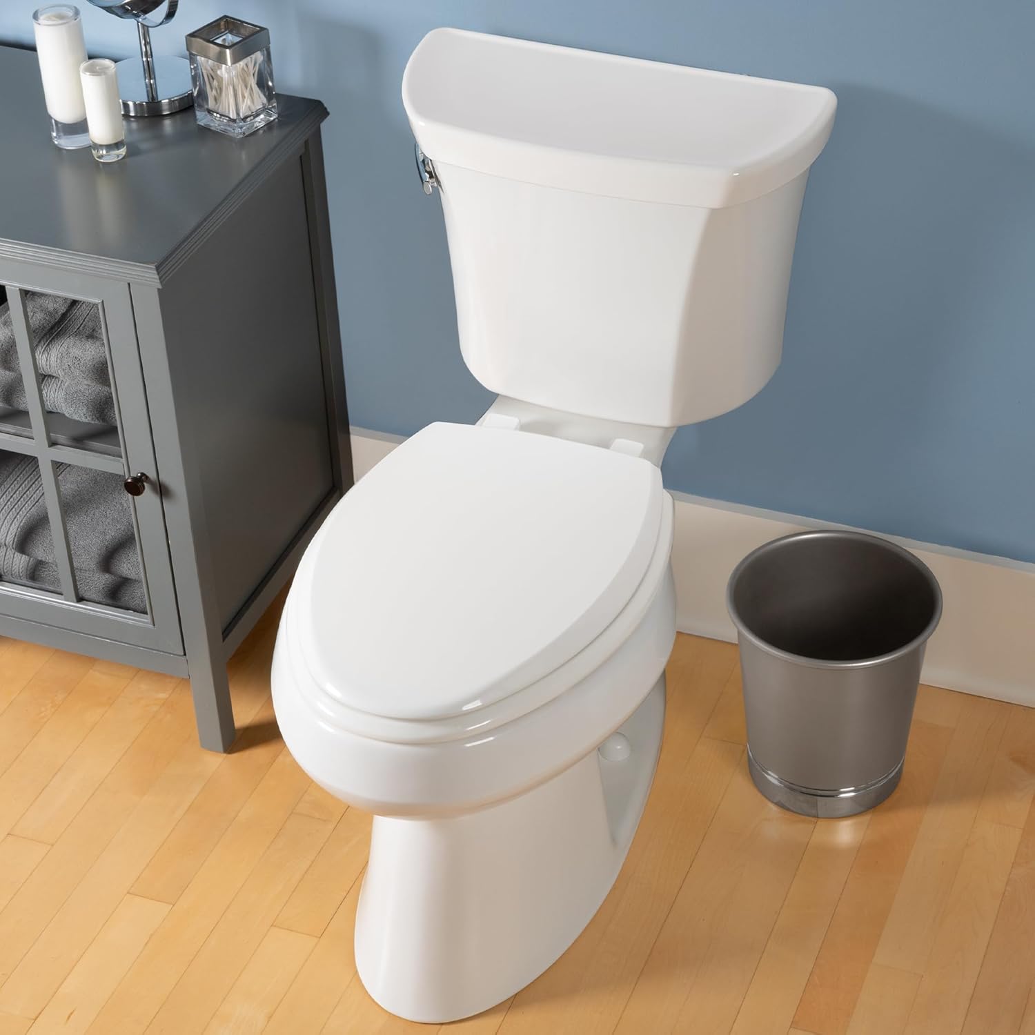 Mayfair Cassel Slow Close Toilet Seat, Easy Clean, Non Slip Premium Wood Seat, Easy Install, Made in USA, Round, White, 4-Pack