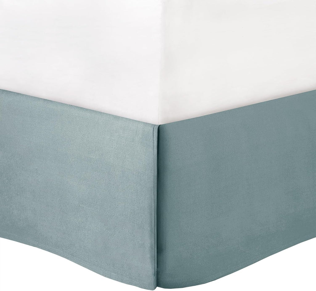 Madison Park Odette Cozy King Size Comforter Set Jacquard Damask Medallion Design - Modern All Season, Down Alternative Bedding, Shams, Decorative Pillows, King(104 in x 92 in), Aqua