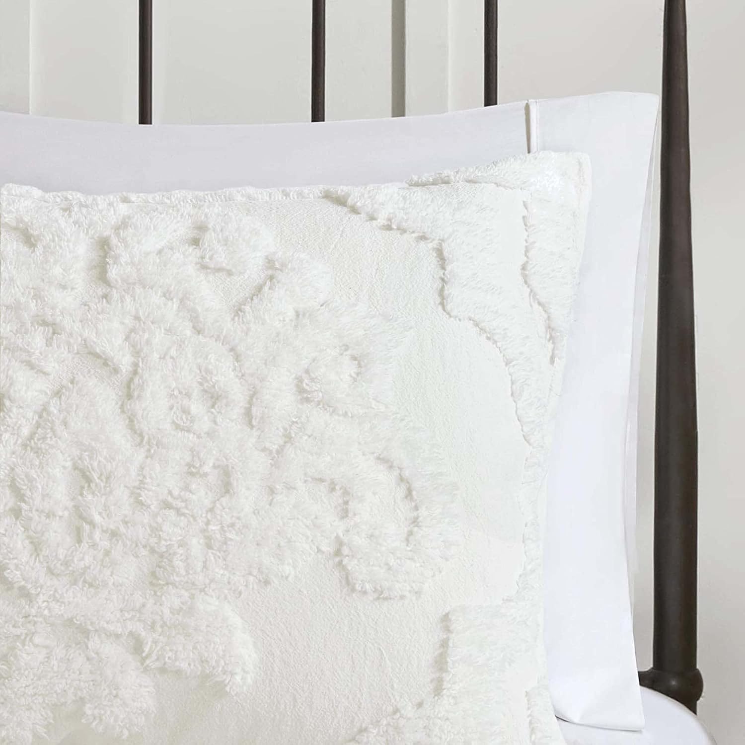 Madison Park Tufted Chenille Cotton Comforter, All Season Bedding Set, Matching Shams, Viola, Damask Off White King/Cal King(104'x92') 3 Piece