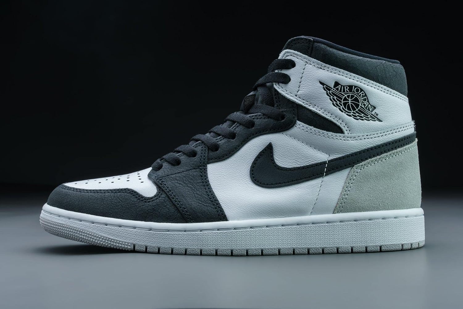 Nike Men's Air Jordan 1 Mid Basketball Shoes