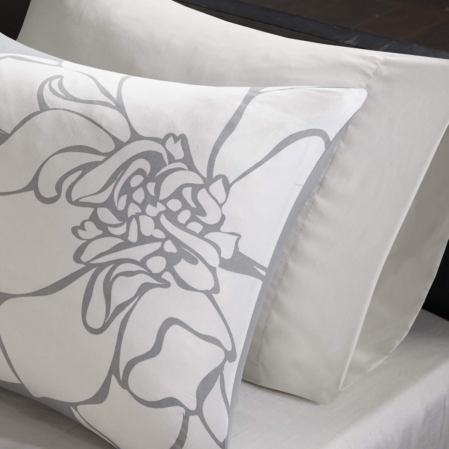 Madison Park Lola Sateen Cotton Comforter Set-Casual Medallion Floral Design All Season Down Alternative Bedding, Shams, Bedskirt, Decorative Pillows, Cal King(104'x92'), Taupe Grey/Peach, 7 Piece