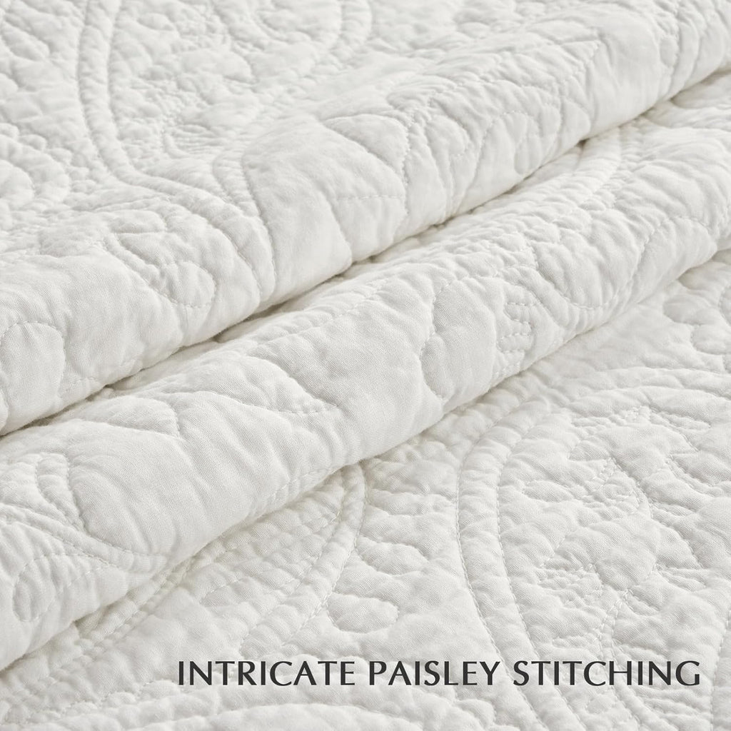 EVERGRACE 100% Cotton Paisley Quilt Set, Oversized King 3 Piece Set – Prewashed Lightweight Bedspread with 2 Shams, Soft & Breathable Matelasse-Style Quilted Coverlet, Bright White