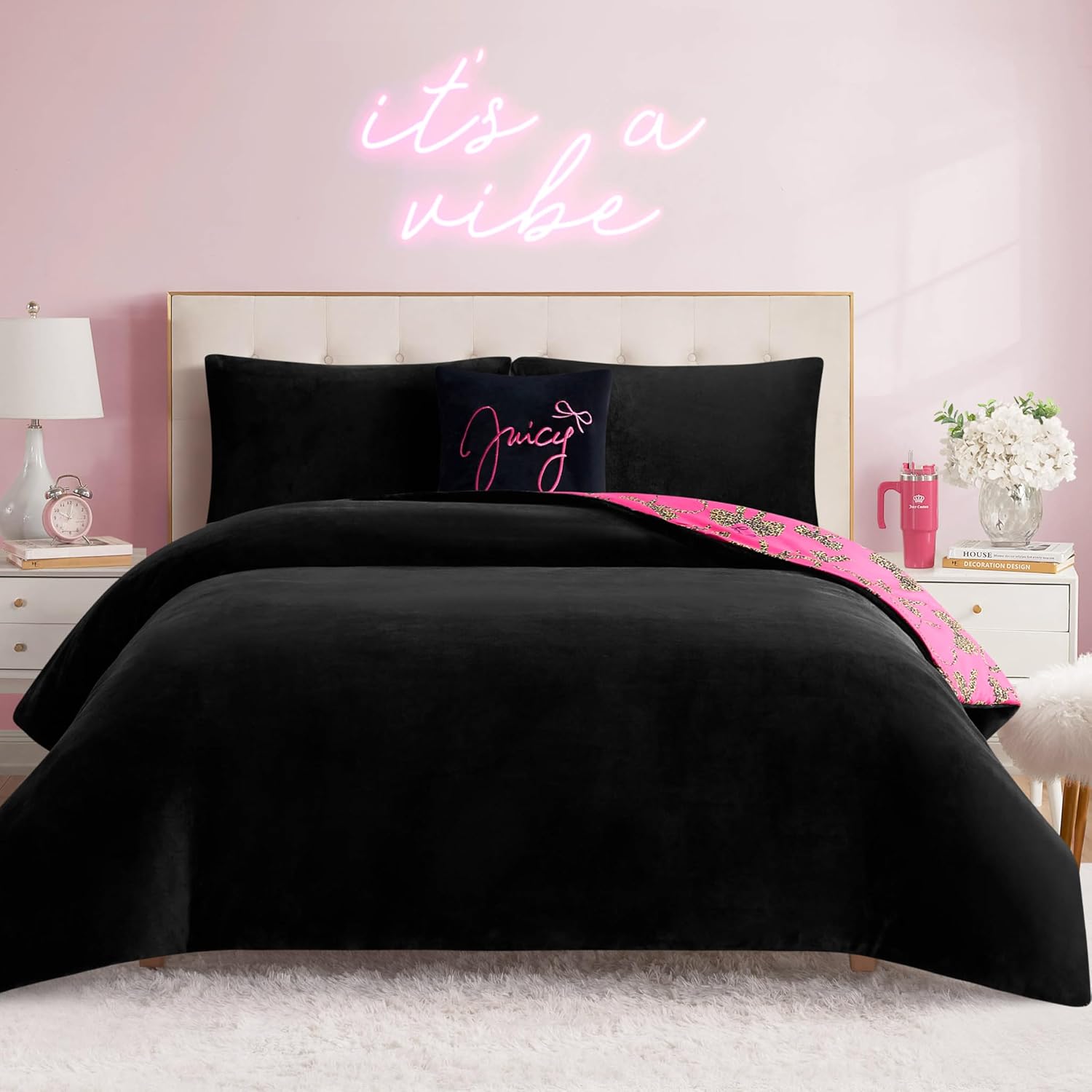 Juicy Couture Plush Reversible Cheetah Bows 4-Piece King Comforter Set with Decorative Pillow