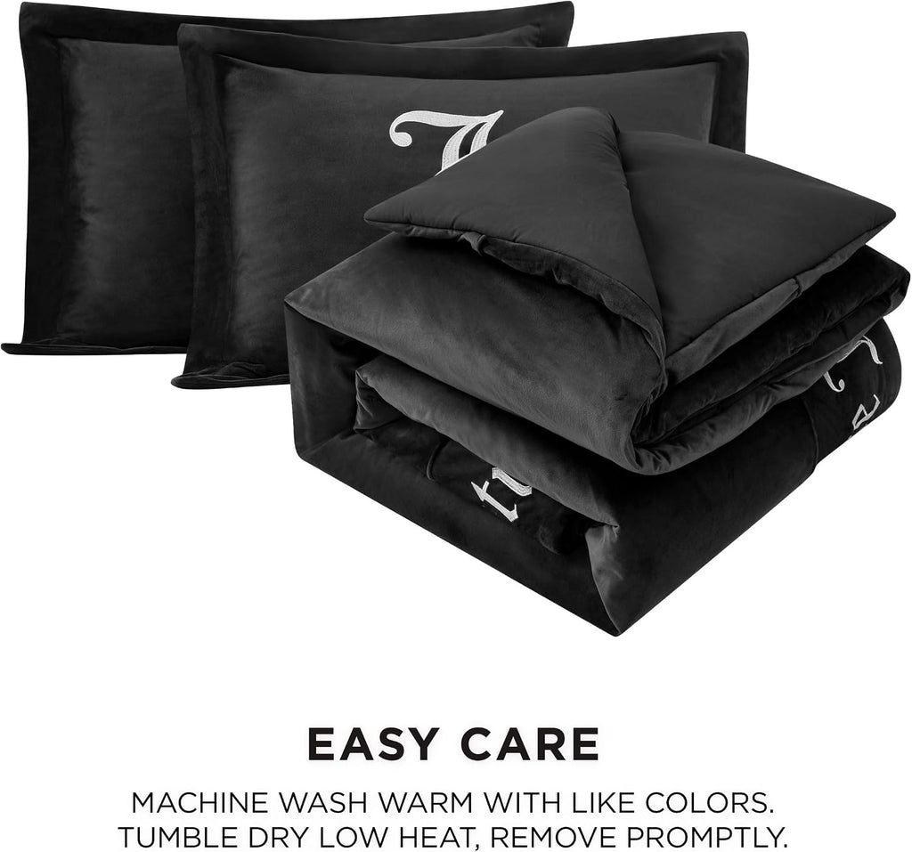 Juicy Couture - Comforter Set - Gothic Design Bedding - King - 3 Piece Set Includes (1) 108' x 92' Comforter and (2) 20' x 36' Shams - Wrinkle Resistant - Premium Bedroom Decor - Black