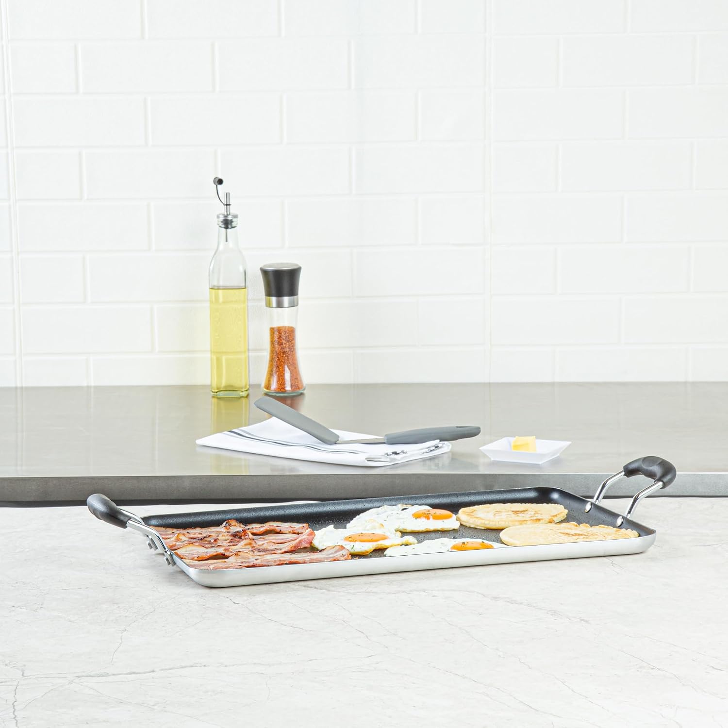 Restaurantware-Met Lux 19 x 11.7 Inch Double Burner Griddles, 10 No-Stick Flat Top Grills - Cool Touch Handles, Compatible With Gas And Electric, Aluminum Griddle Pans, Even-Heating, For Eggs