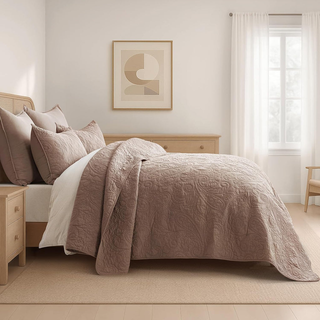 EVERGRACE 100% Cotton Paisley Quilt Set, King Size 3 Piece Set – Prewashed Lightweight Bedspread with 2 Shams, Soft Matelasse-Style Quilted Coverlet for All-Season, Dusty Brick (Red Undertones)