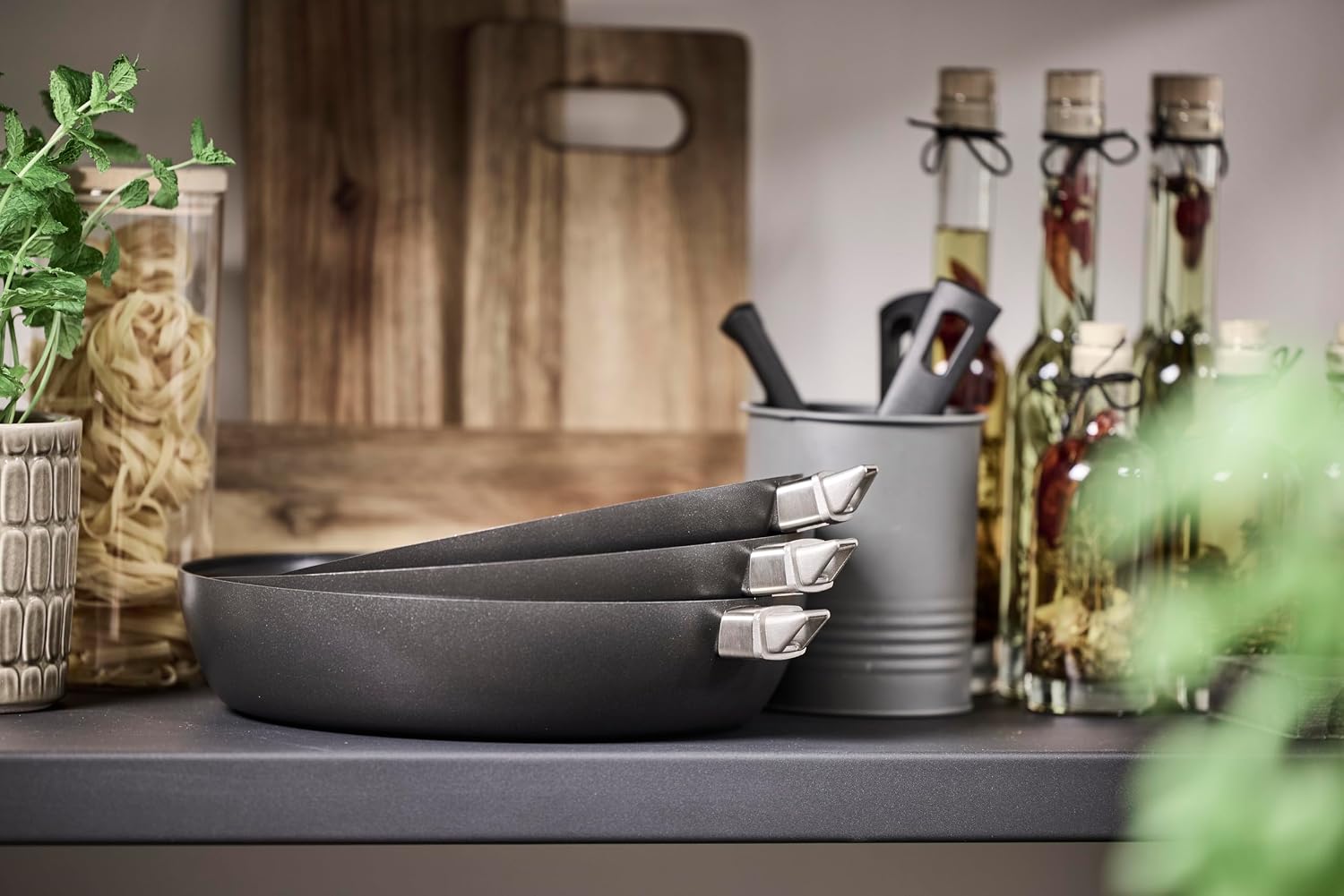 Scanpan URBAN 3 QT 11 Inch Saute Pan - Detachable Handle Saves Space, Compatible with Gas and Electric Stovetops, Metal Utensil Safe, Oven Safe to 500°F, Dishwasher Safe