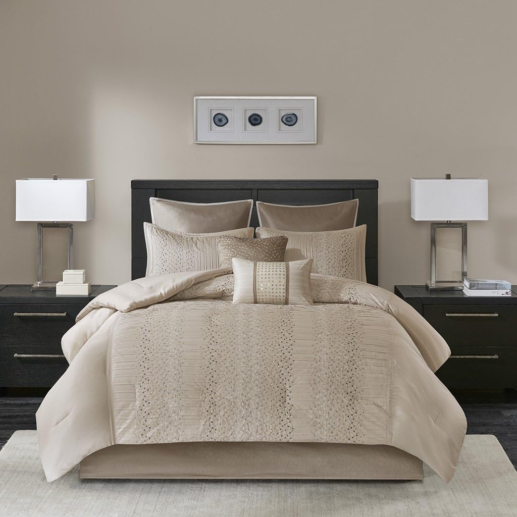 Madison Park Camelia Cozy Comforter Set-Trendy Design All Season Down Alternative Luxury Bedding with Matching Shams, Decorative Pillows, Queen (90 in x 90 in), Natural 8 Piece