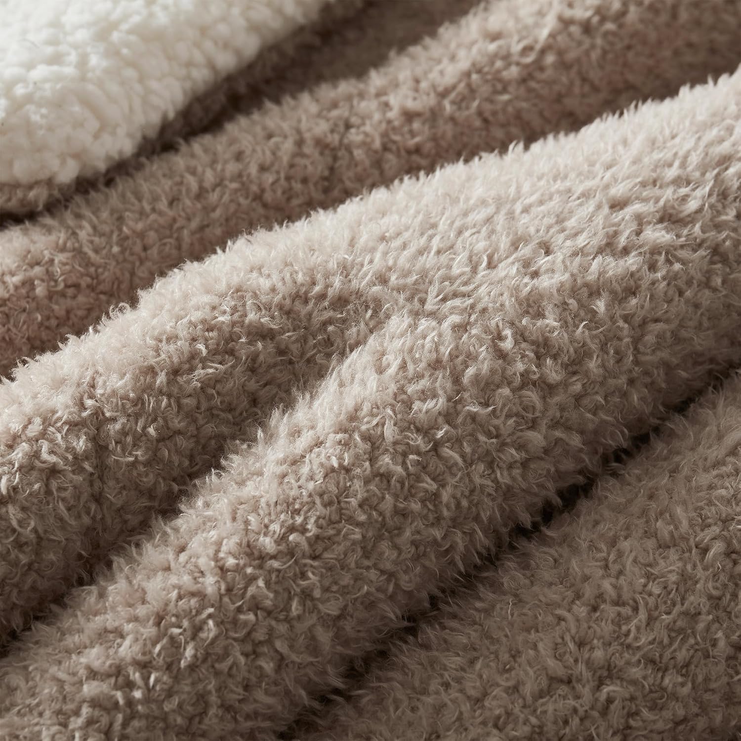 Wonderful Light Brown Tufted Textured Fleece Comforter Set King, 3 Pieces Fuzzy Fluffy Faux Teddy Fur Lightweight Comforter Sets with Pillow Shams, Soft Shaggy Plush Sherpa Bedding Set for Winter