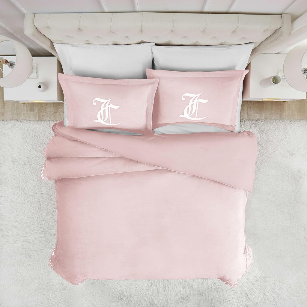Juicy Couture - Comforter Set - Gothic Design Bedding - King - 3 Piece Set Includes (1) 108' x 92' Comforter and (2) 20' x 36' Shams - Wrinkle Resistant - Premium Bedroom Decor - Marshmallow Pink