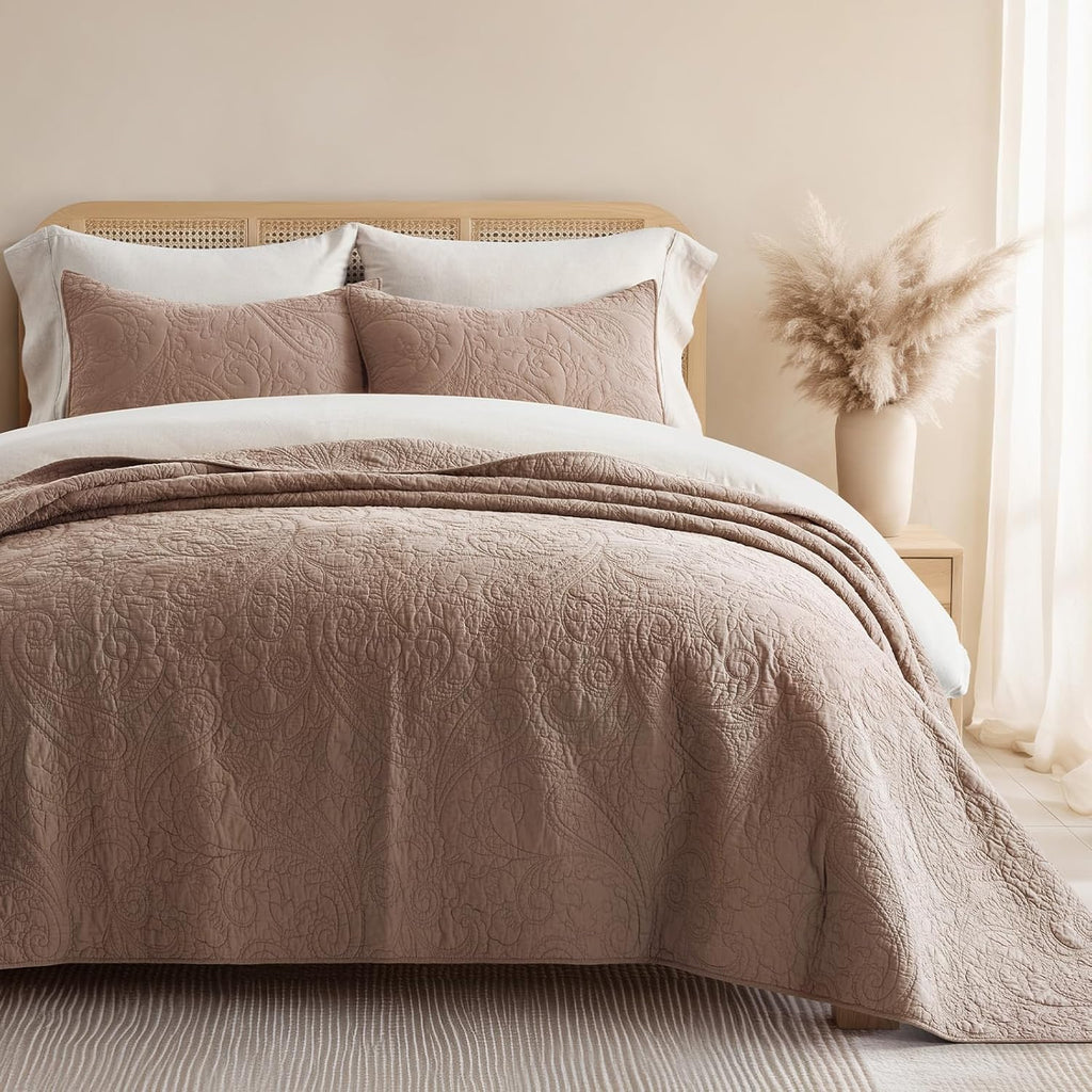 EVERGRACE 100% Cotton Paisley Quilt Set, King Size 3 Piece Set – Prewashed Lightweight Bedspread with 2 Shams, Soft Matelasse-Style Quilted Coverlet for All-Season, Dusty Brick (Red Undertones)
