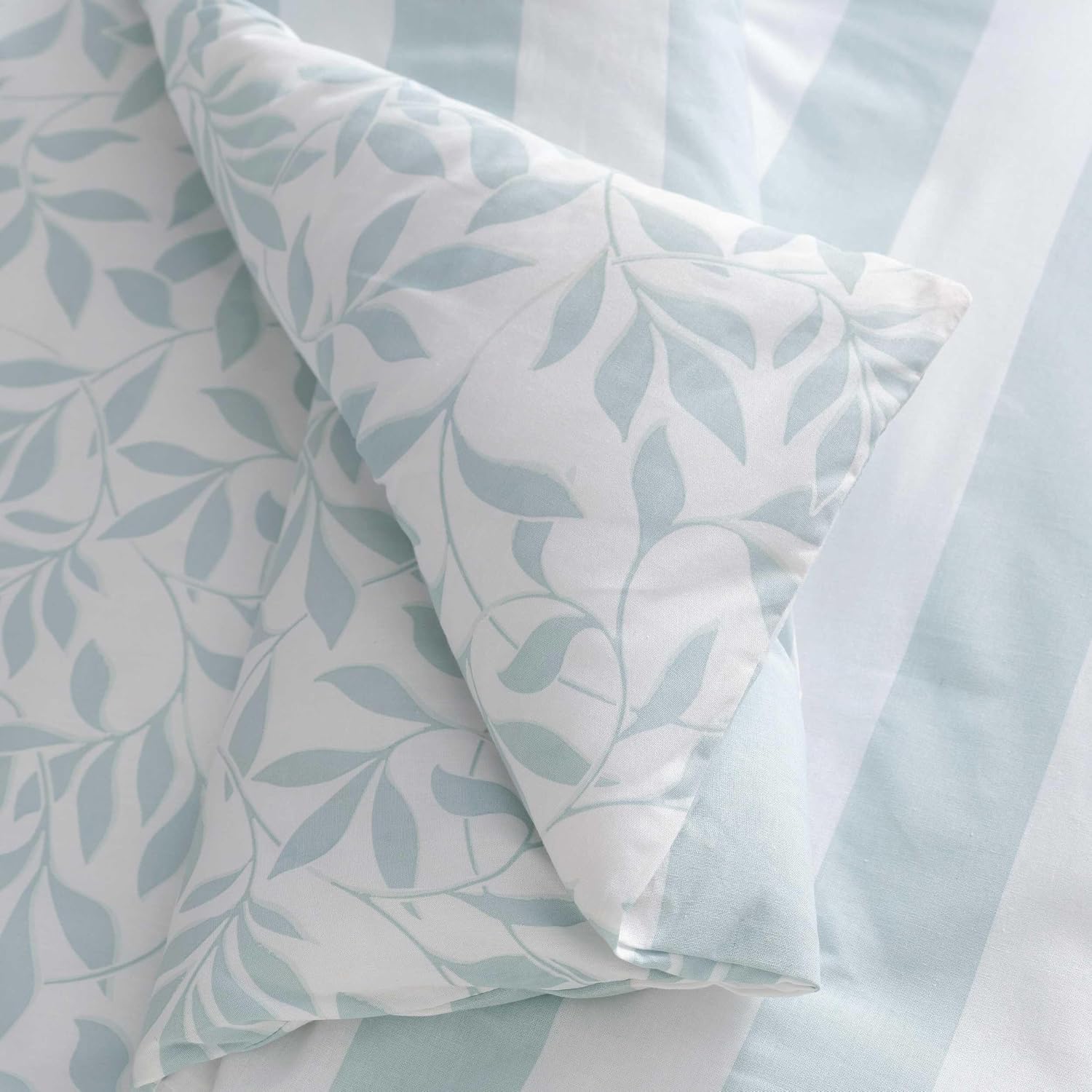 Martha Stewart - King Comforter Set, 100% Naturally Soft & Breathable Cotton Bedding, Lightweight for Year Round Comfort, 3 Piece Bed Set with Matching Pillowcases (Copper Vines Blue)
