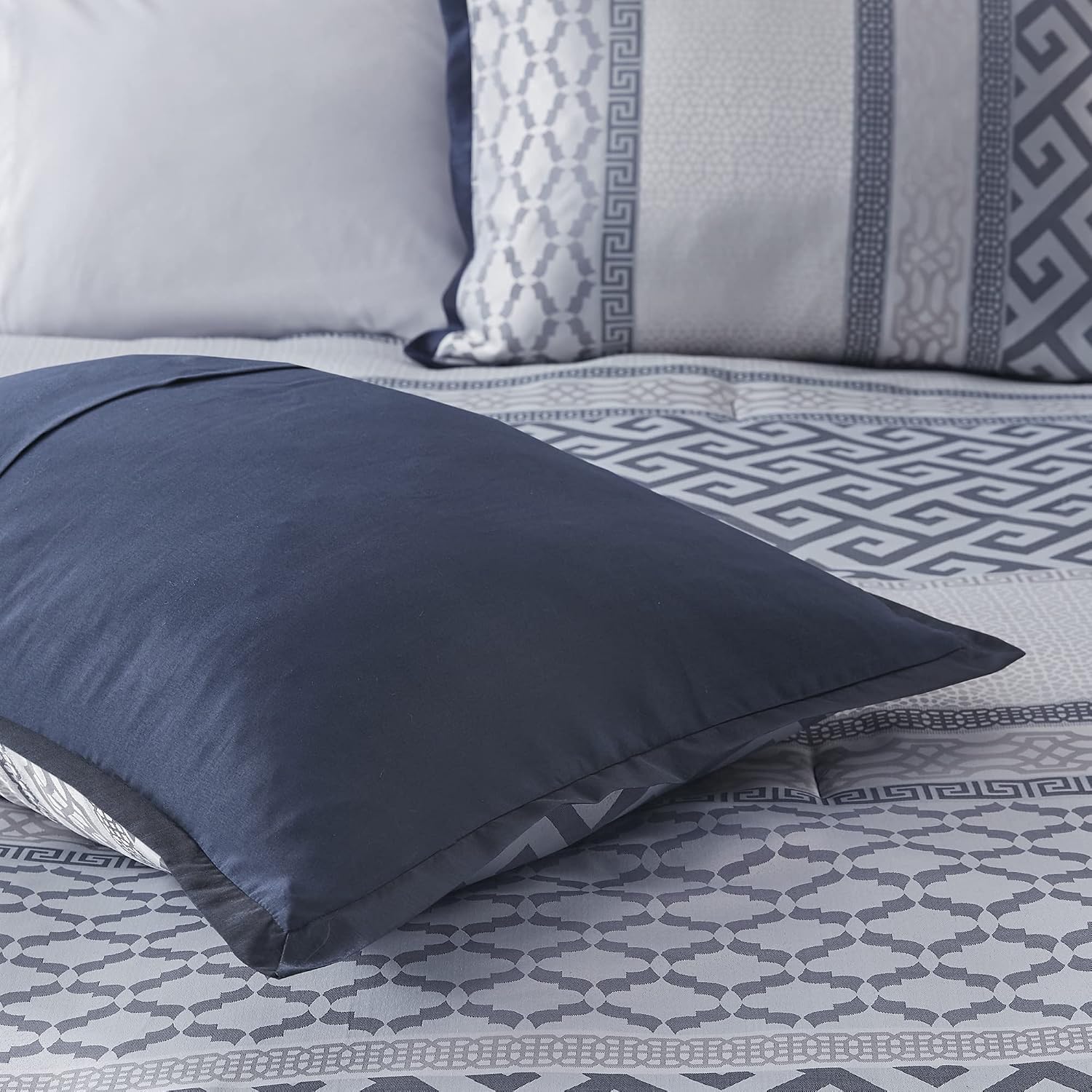 Madison Park Luxury Comforter Set-Traditional Jacquard Design All Season Down Alternative Bedding, Matching Bedskirt, Decorative Pillows, King(104'x92'), Bennett, Geometric Navy 7 Piece