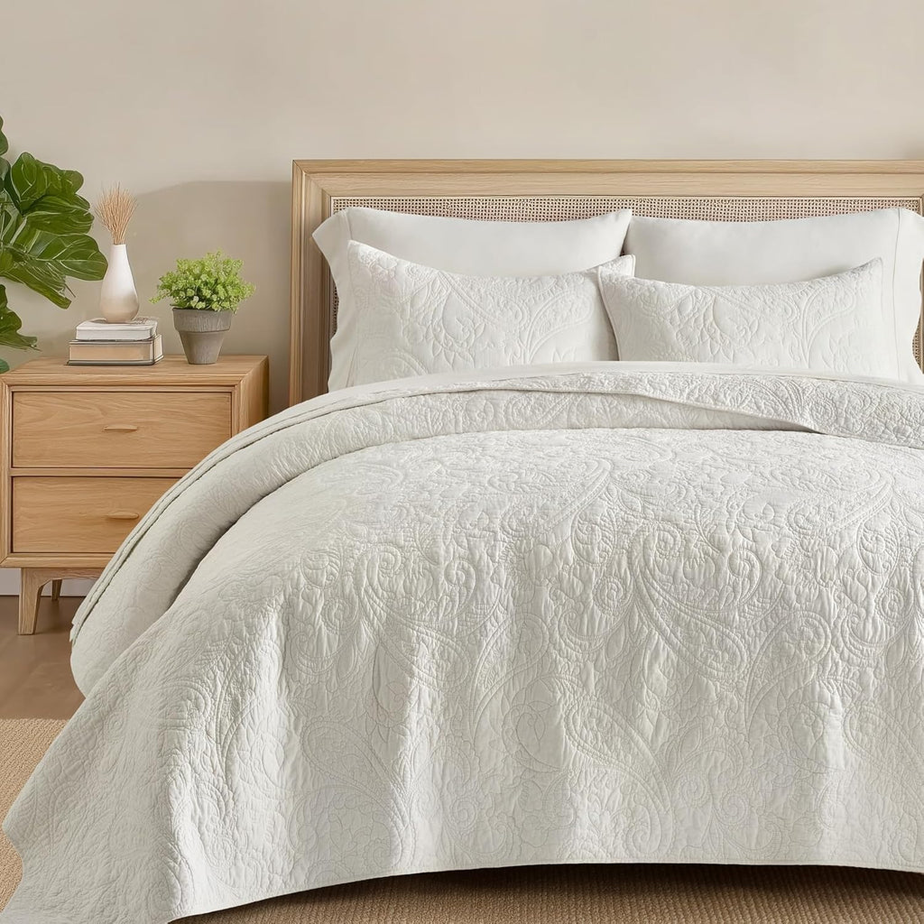 EVERGRACE 100% Cotton Paisley Quilt Set, King Size 3 Piece Set – Prewashed Lightweight Bedspread with 2 Shams, Soft & Breathable Matelasse-Style Quilted Coverlet for All-Season Comfort, Bright White