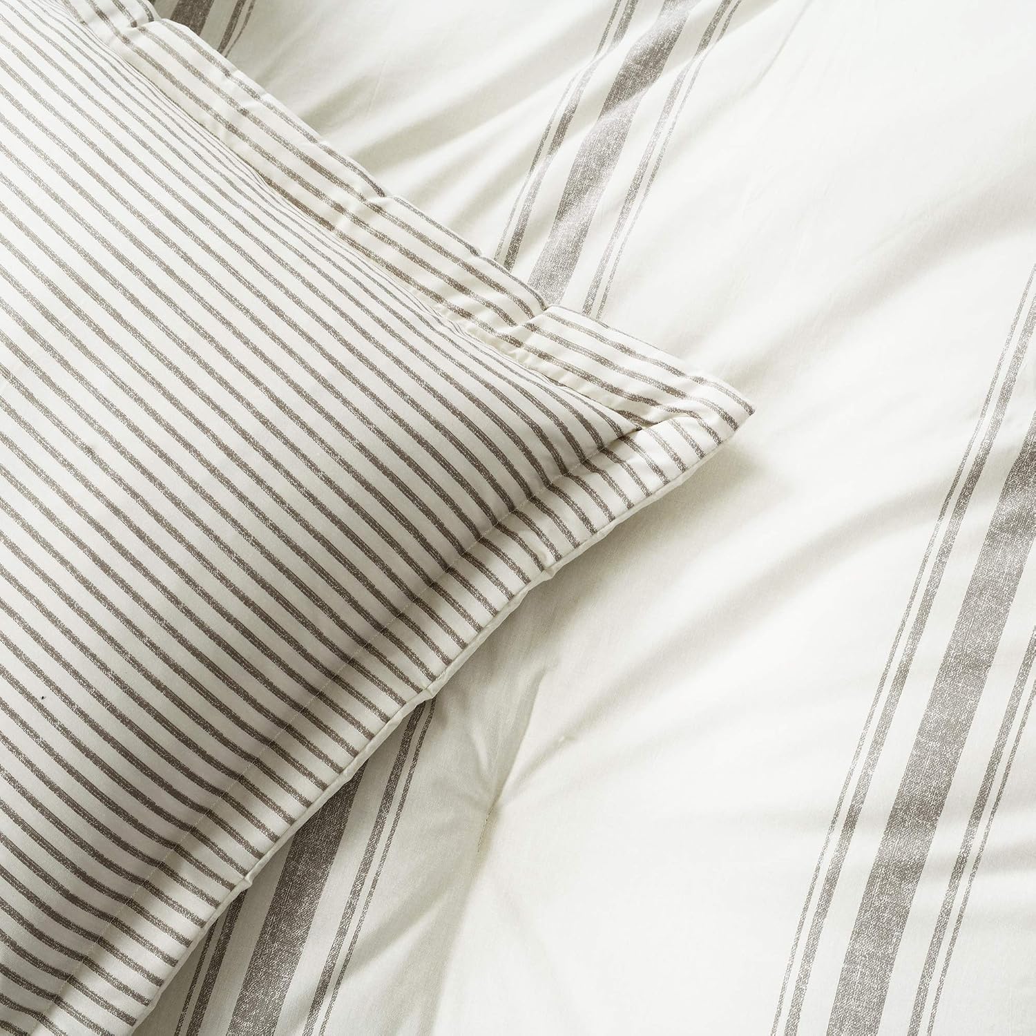 Lush Decor Farmhouse King Size Comforter Set, Reversible Cotton, 3 Piece Set, California King, Gray - Cozy Bedding - Rustic Decor - Modern Farmhouse Bedroom Decor