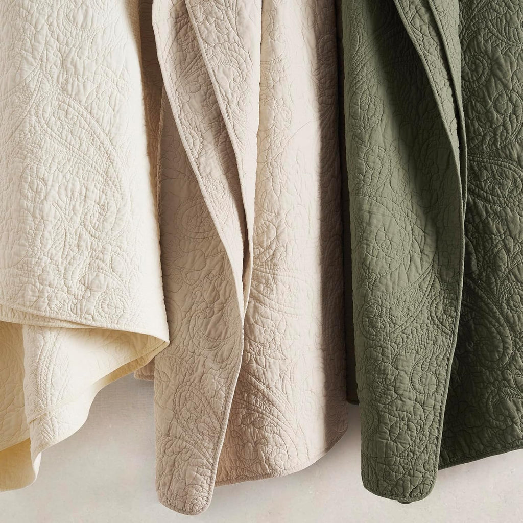 EVERGRACE 100% Cotton Paisley Quilt Set, King Size 3 Piece Set – Prewashed Lightweight Bedspread with 2 Shams, Soft & Breathable Matelasse-Style Quilted Coverlet, Olive Green