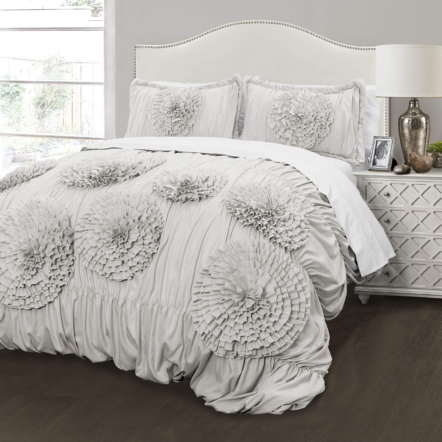 Lush Decor Serena Comforter Set, 3 Piece Set, King, Light Gray - Cute Comforter - King Bedding Set - Gray Comforter King Size - Coquette Decor
