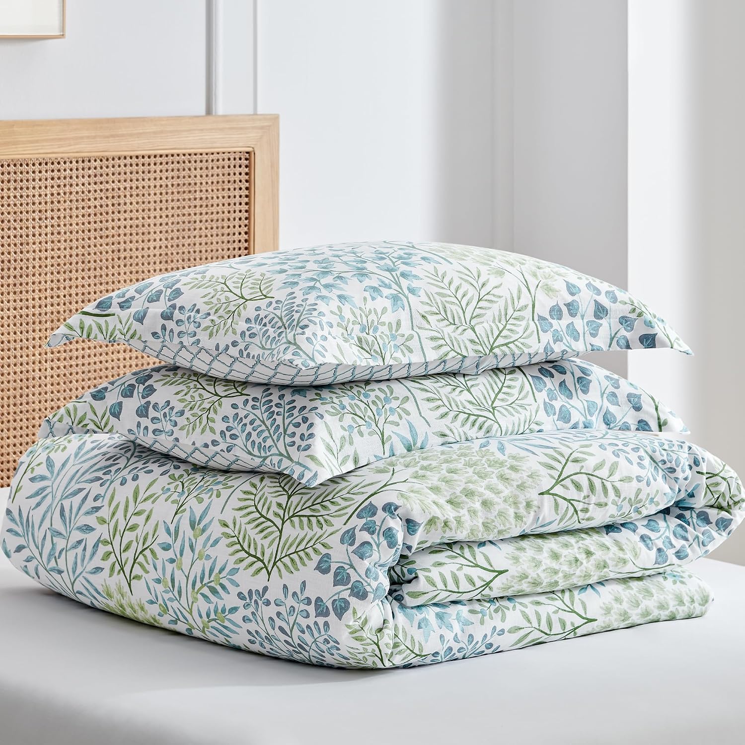 Levtex Home English Forest Green Reversible Twin/Twin XL Comforter Set (68x88in) with 1 Pillowcase (26x20in) - Floral Bedding - Blue, Green - Cotton Twin Size Comforter Set - Soft, Pre-Washed