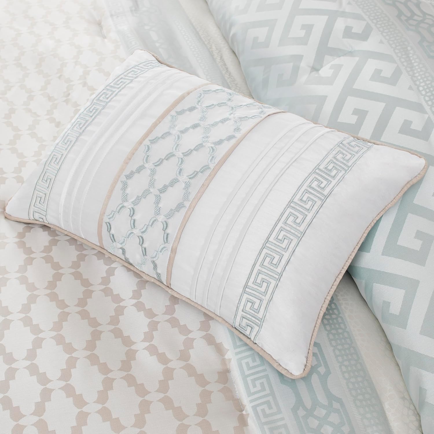 Madison Park Luxury Comforter Set-Traditional Jacquard Design All Season Down Alternative Bedding, Matching Bedskirt, Decorative Pillows, King(104'x92'), Bennett, Geometric Aqua 7 Piece