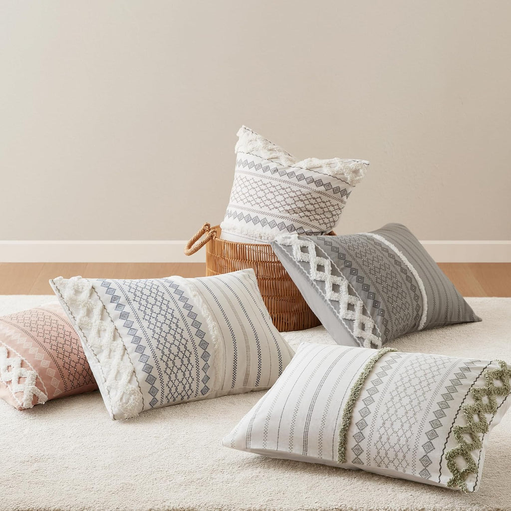 INK+IVY King Comforter Set, Boho Comforters, Breathable Cotton Bed Set, All Season Modern Chenille Tufted Comforter with Farmhouse Bedding Flare, Gifts for Women, Ivory 3 Piece