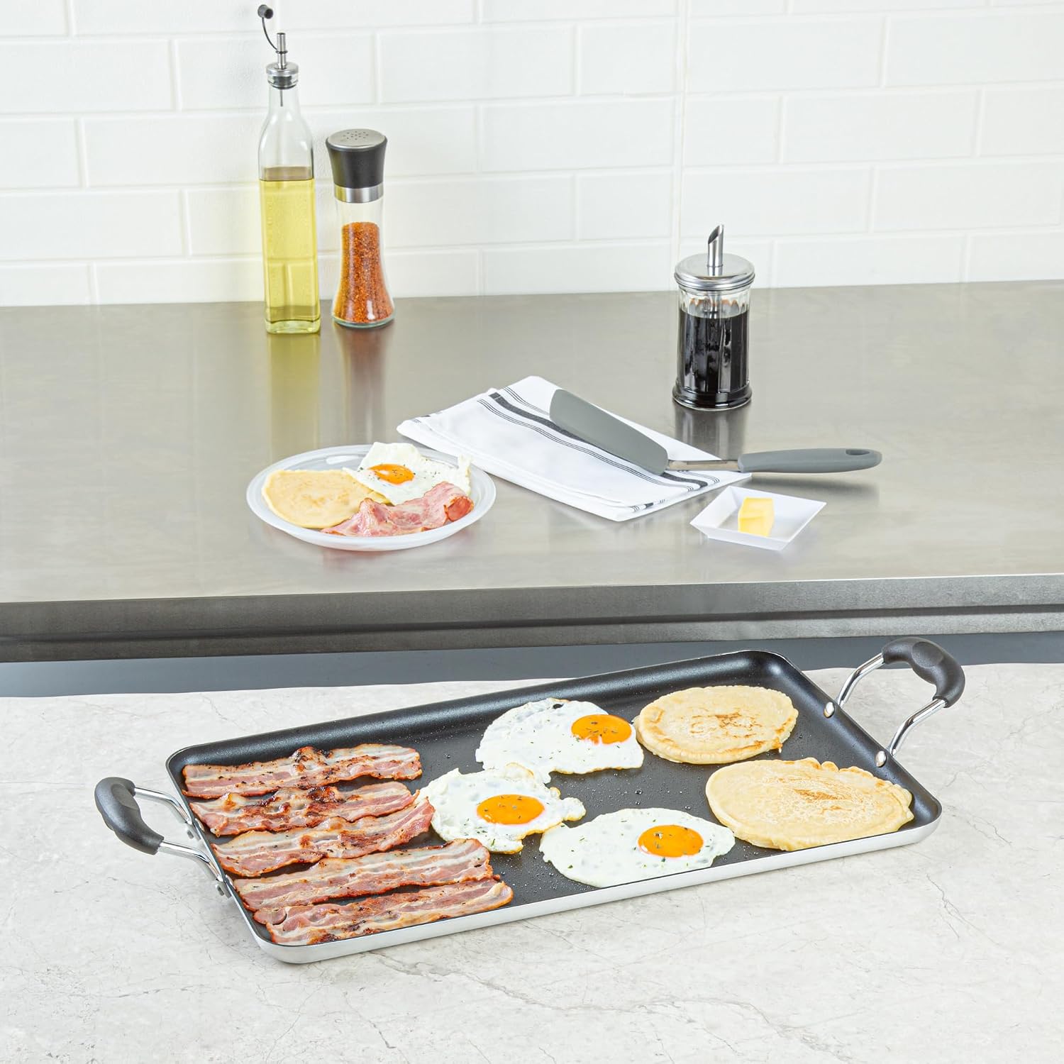 Restaurantware-Met Lux 19 x 11.7 Inch Double Burner Griddles, 10 No-Stick Flat Top Grills - Cool Touch Handles, Compatible With Gas And Electric, Aluminum Griddle Pans, Even-Heating, For Eggs