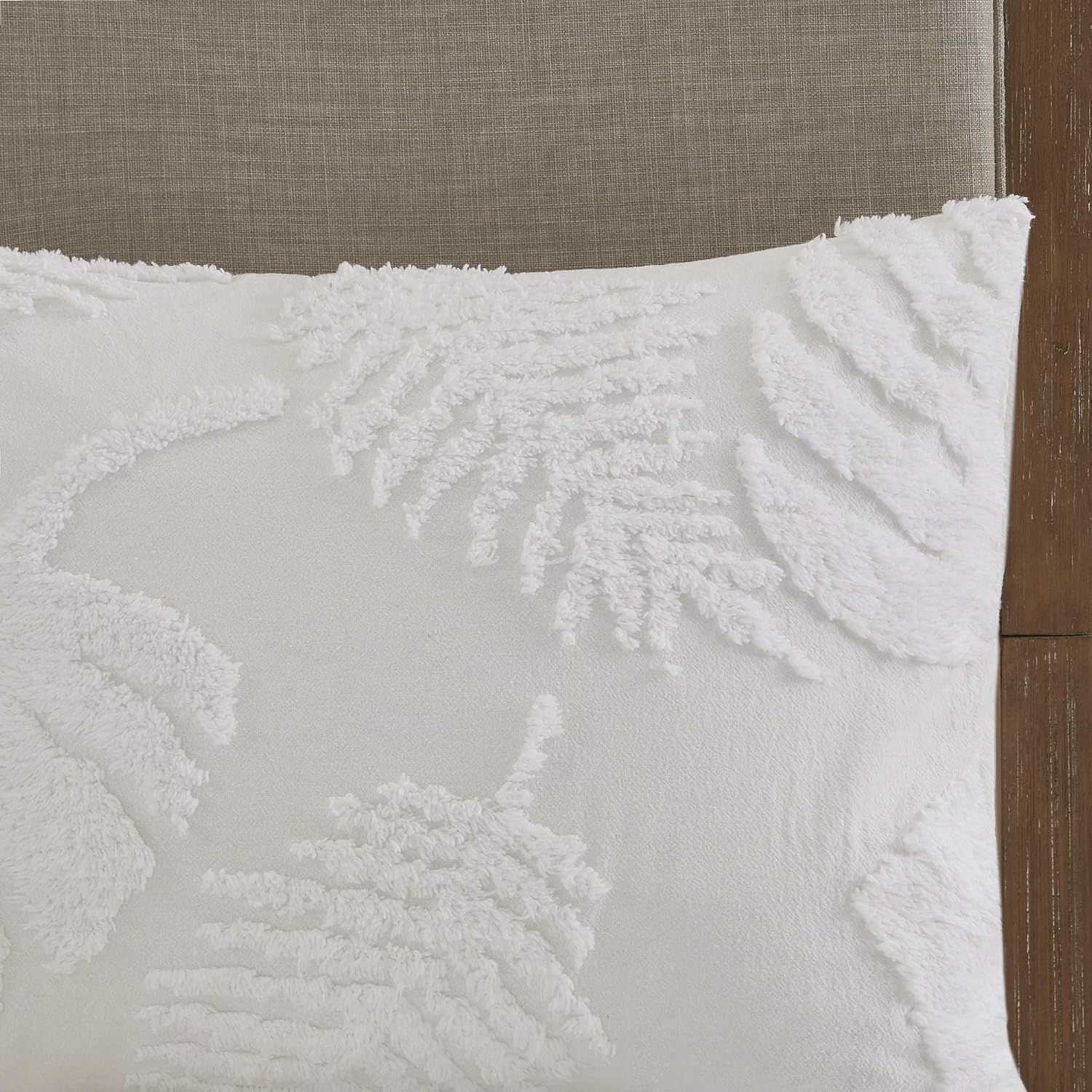 Madison Park Tufted Chenille Cotton Comforter, All Season Bedding Set, Matching Shams, Bahari, Coastal Palm Leaf Off White King/Cal King(104'x92') 3 Piece