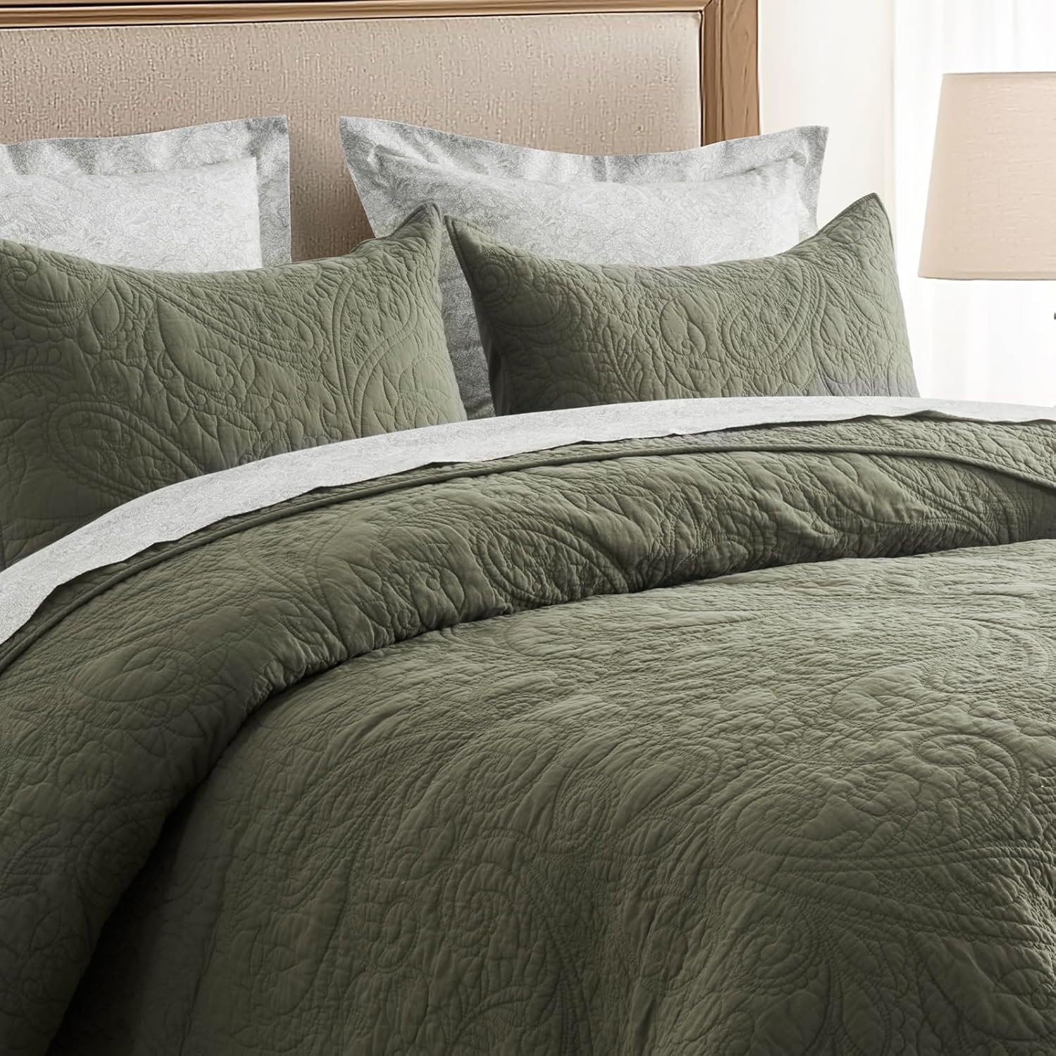 EVERGRACE 100% Cotton Paisley Quilt Set, King Size 3 Piece Set – Prewashed Lightweight Bedspread with 2 Shams, Soft & Breathable Matelasse-Style Quilted Coverlet, Olive Green