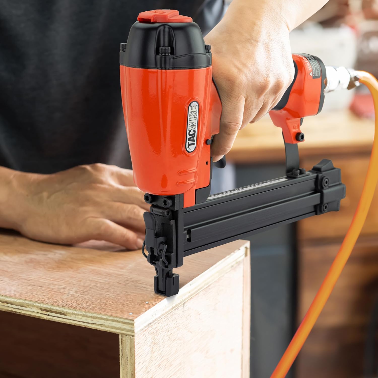 Tacwise C1832V Pneumatic Nailer for Brad Nails of 10-32 mm, Uses Nails Type 180 (18G)