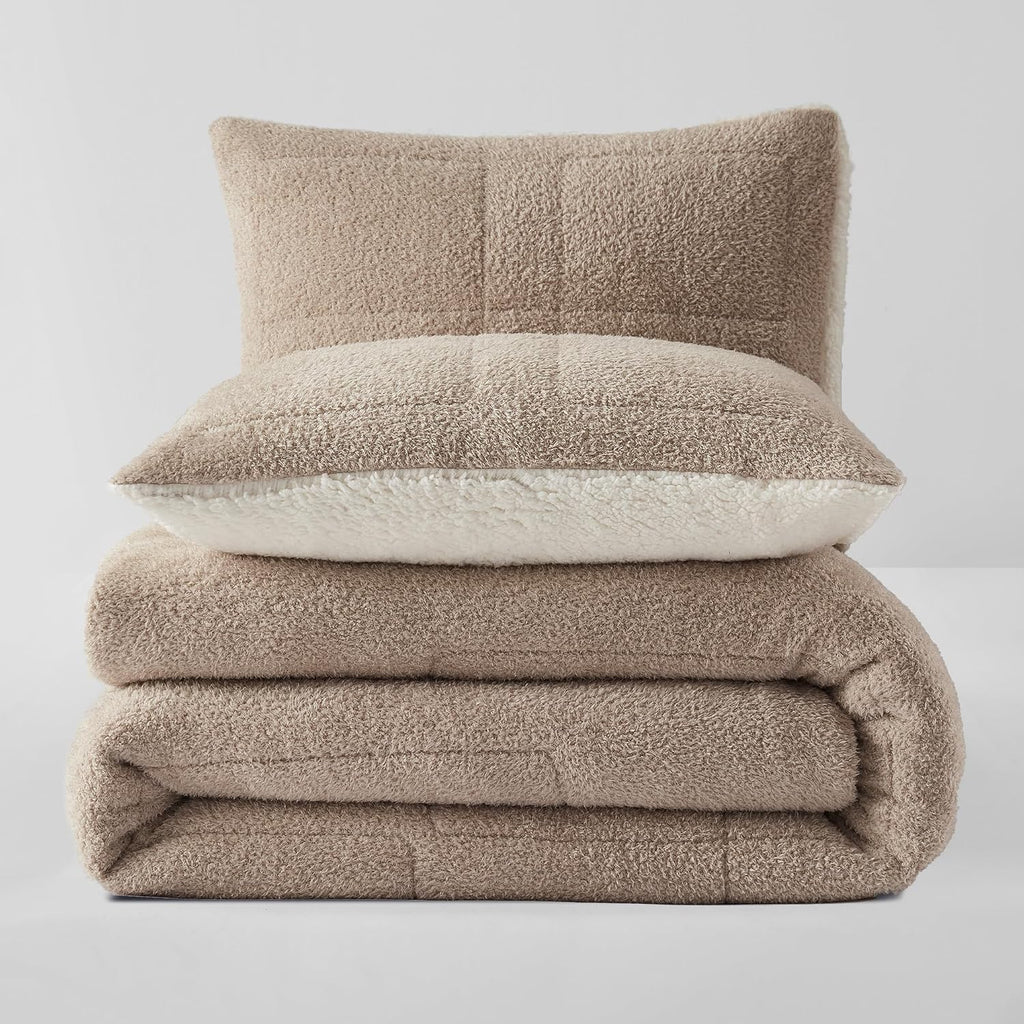 Wonderful Light Brown Tufted Textured Fleece Comforter Set King, 3 Pieces Fuzzy Fluffy Faux Teddy Fur Lightweight Comforter Sets with Pillow Shams, Soft Shaggy Plush Sherpa Bedding Set for Winter