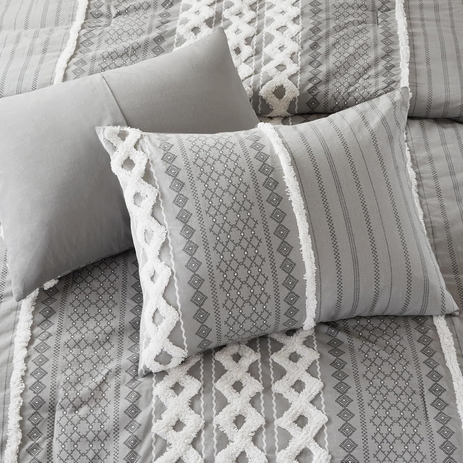 INK+IVY King Comforter Set, Boho Comforters, Breathable Cotton Bed Set, All Season Modern Chenille Tufted Comforter with Farmhouse Bedding Flare, Gifts for Woman, Gray 3 Piece