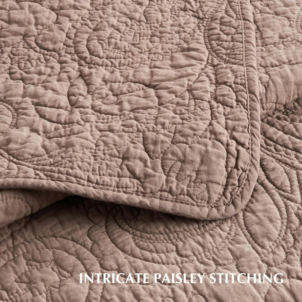 EVERGRACE 100% Cotton Paisley Quilt Set, King Size 3 Piece Set – Prewashed Lightweight Bedspread with 2 Shams, Soft Matelasse-Style Quilted Coverlet for All-Season, Dusty Brick (Red Undertones)
