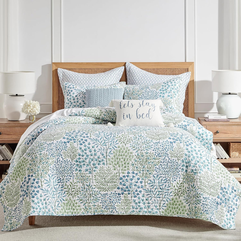 Levtex Home English Forest Green Reversible Twin XL/Twin Quilt Set (68x86in) with 1 Pillow Sham (26x20in) - Bedding - Blue, Green - Cotton Twin Size Quilt Bedding Set - Lightweight, Soft, Pre-Washed