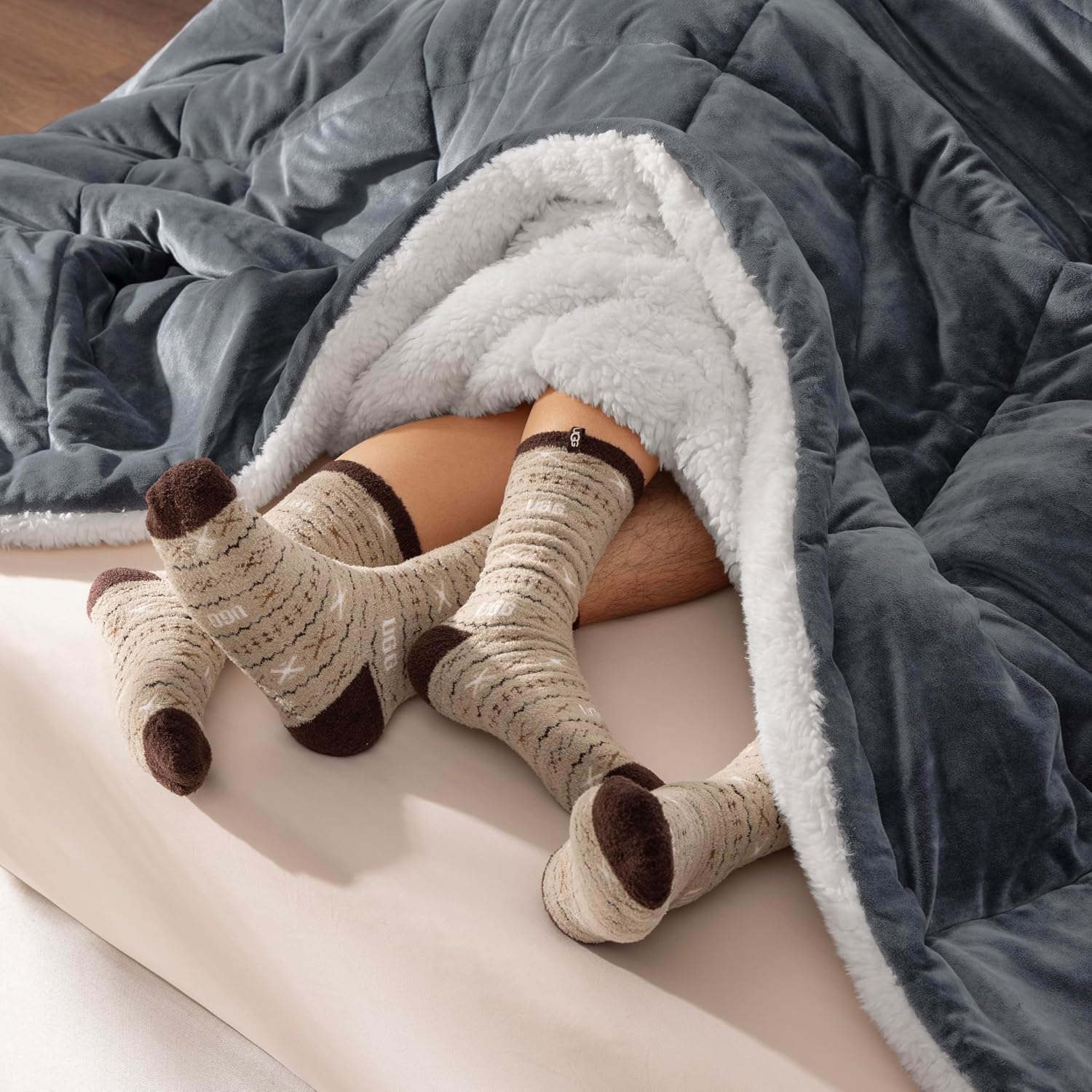UGG Blissful Comforter Set with 2 Pillow Shams, Warm Winter Bedding, Fluffy Reversible Down Alternative Bedding, King/California King Size Comforter Set, Imperial Blue
