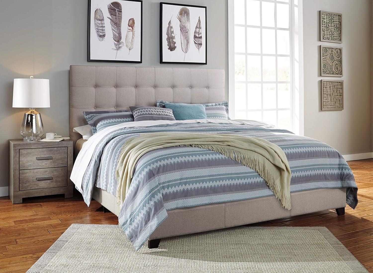 Signature Design by Ashley Dolante Modern Farmhouse Button-Tufted Upholstered Platform Bed, King, Beige