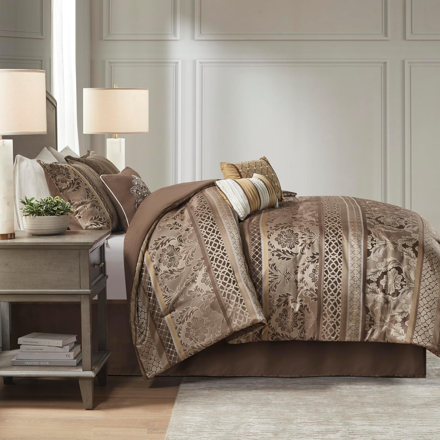 Madison Park Cozy Comforter Set - Luxurious Jaquard Traditional Damask Design, All Season Down Alternative Bedding with Matching Shams, Decorative Pillow Bellagio Brown/Gold Cal King(104'x92') 7 Piece