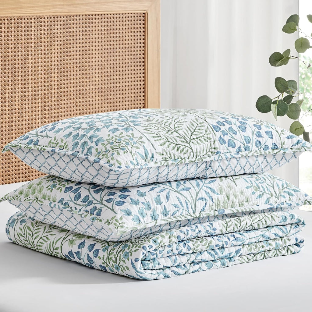 Levtex Home English Forest Green Reversible King/Cal King Quilt Set (106x92in) and 2 Pillow Shams (36x20in) - Bedding - Blue, Green - Cotton King Size Quilt Bedding Set - Lightweight Soft Pre-Washed