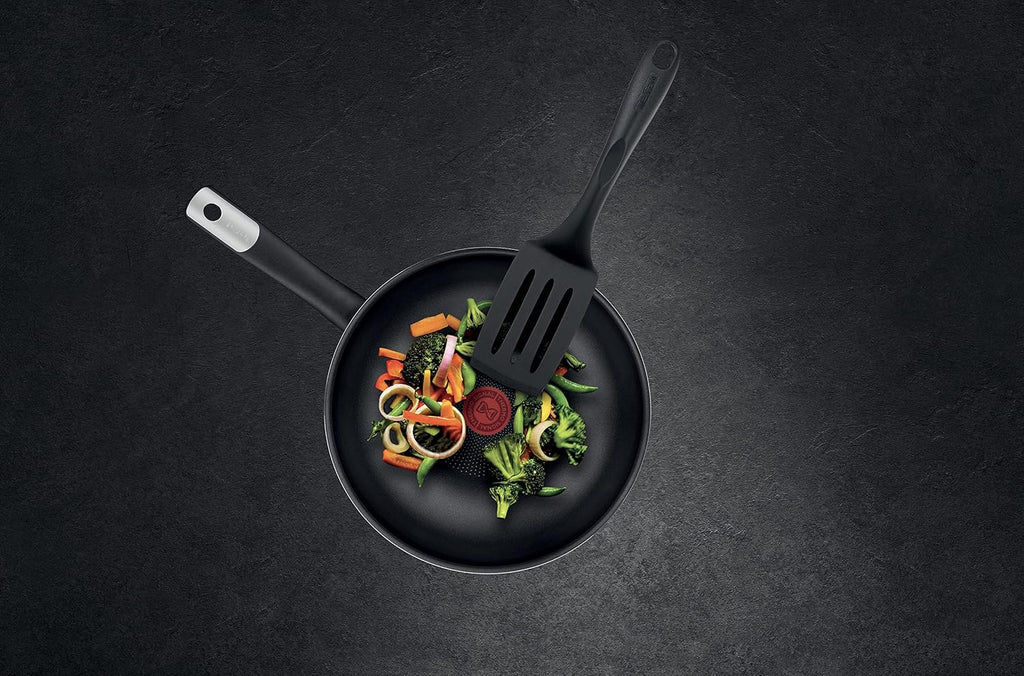 Tefal C38819 Hard Titanium Essential Wok Pan 28 cm | Non-Stick Coating with Titanium Particles | Thermal Signal Temperature Indicator | Dishwasher Safe | Made in France | Black