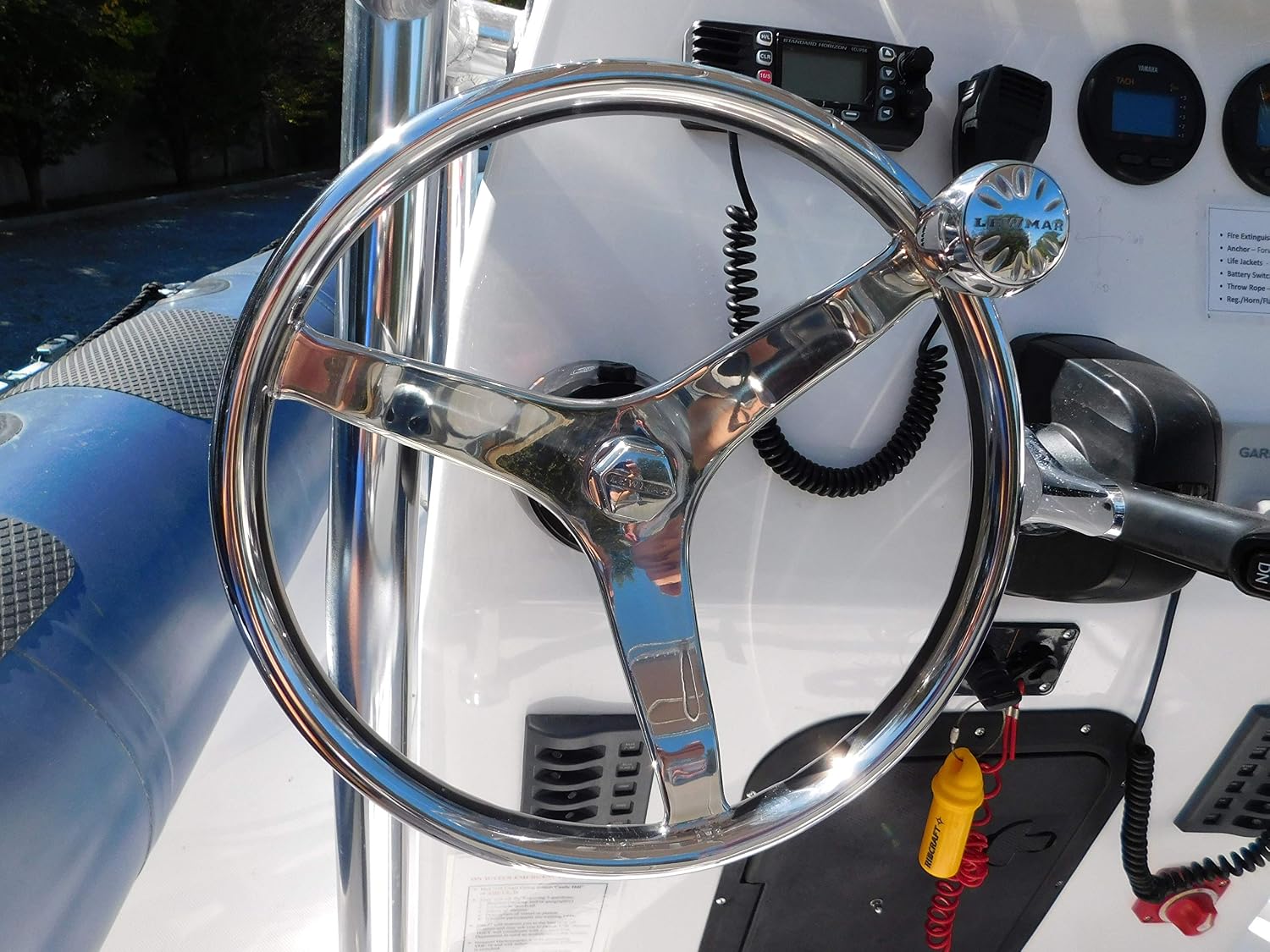 Lewmar 13.5' Powerboat Steering Wheel with PowerGrip Control Knob and 1/2' Nut