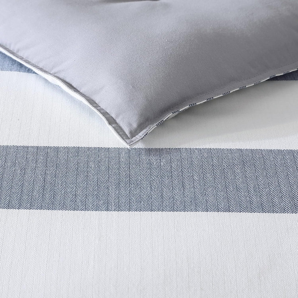 Nautica - Queen Comforter Set, Soft & Breathable Cotton Bedding with Medium Weight Feel, Reversible 3 Piece Bed Set with Matching Pillowcases (Fairwater Blue)